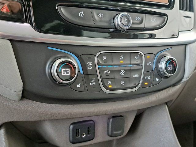 Used 2019 Chevrolet Traverse LT w/ LT Premium Package FWD image 17