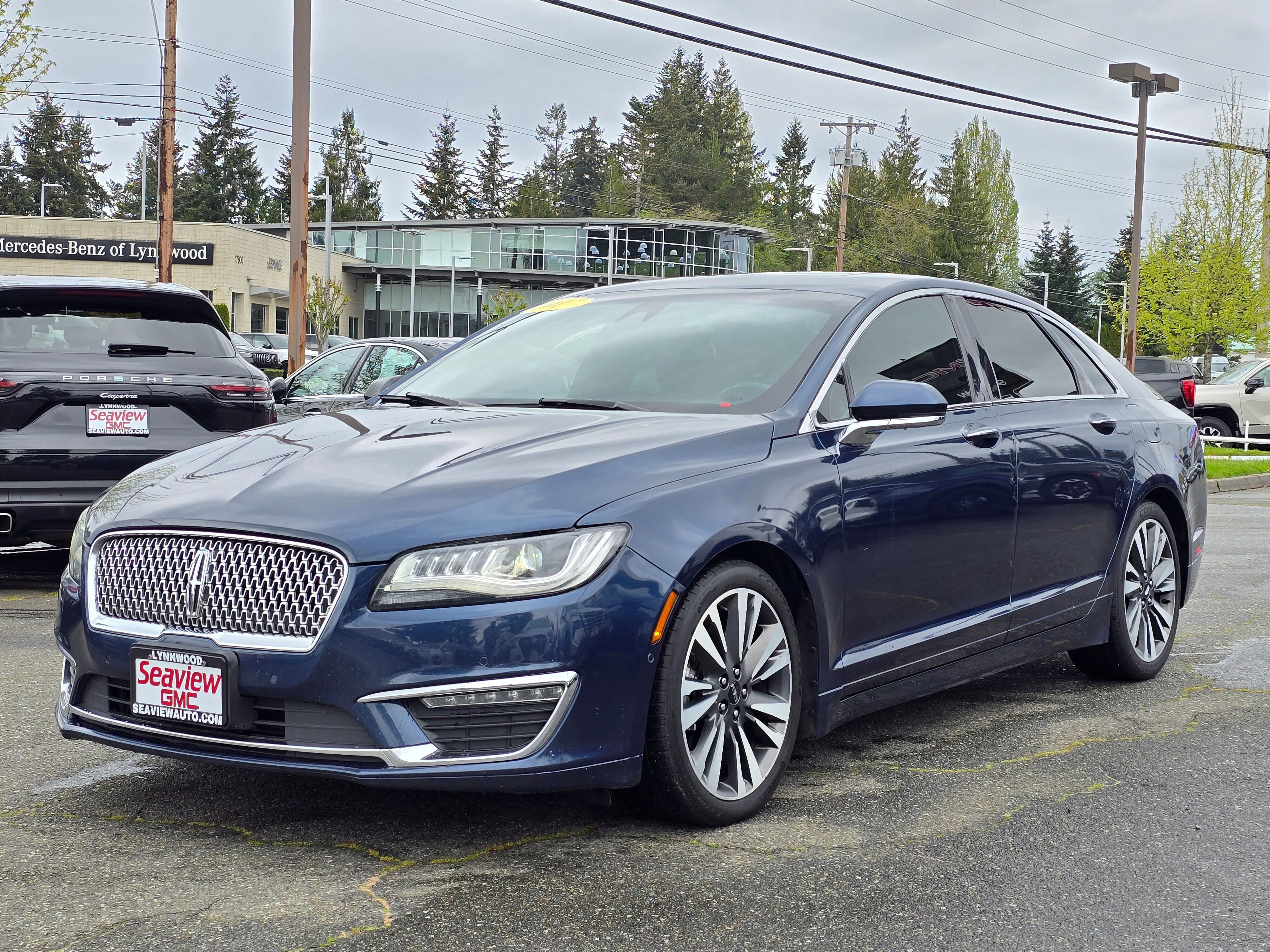 Used 2017 Lincoln MKZ Reserve FWD image 3