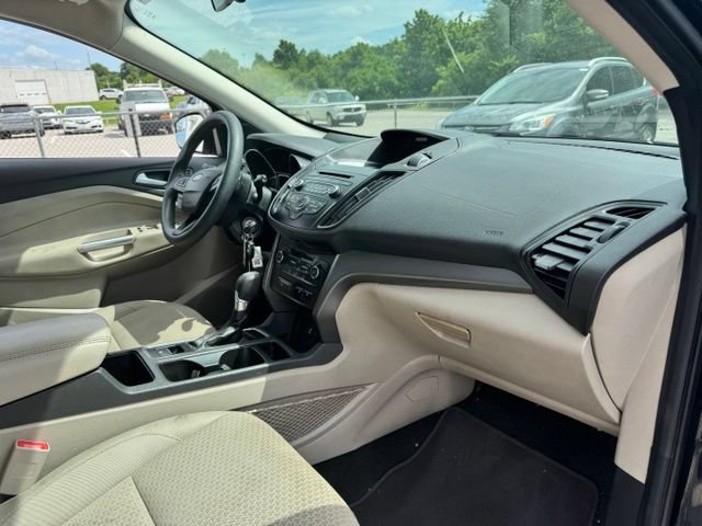 Used 2017 Ford Escape SE FWD image 19
