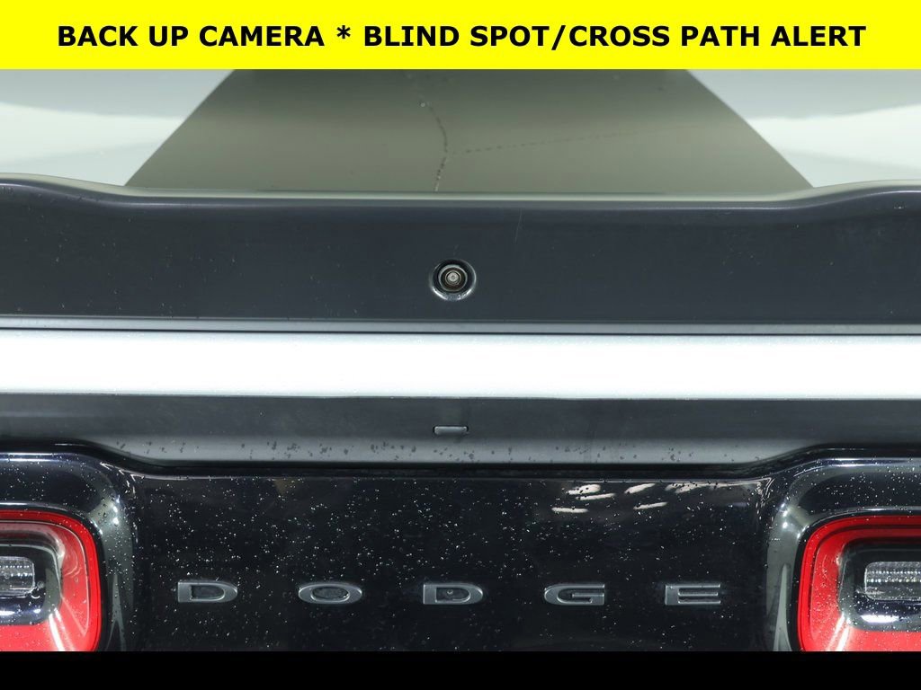 Used 2022 Dodge Challenger R/T w/ Driver Convenience Group image 9