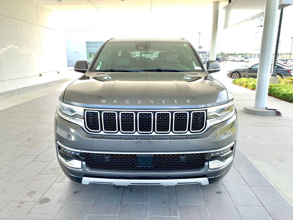 Used 2022 Jeep Wagoneer Series II AWD/4WD image 3