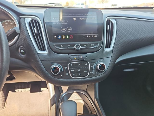 Used 2025 Chevrolet Malibu LT image 18