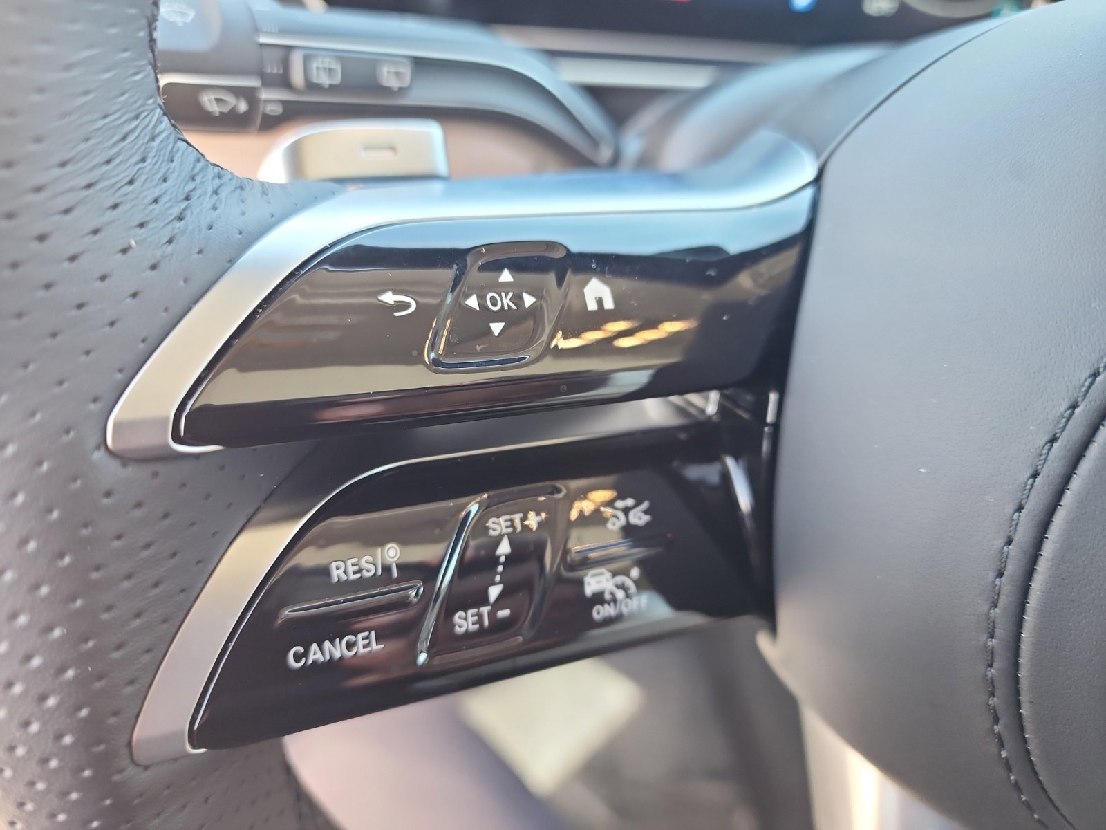 New 2026 Mercedes-Benz GLS 450 4MATIC image 16