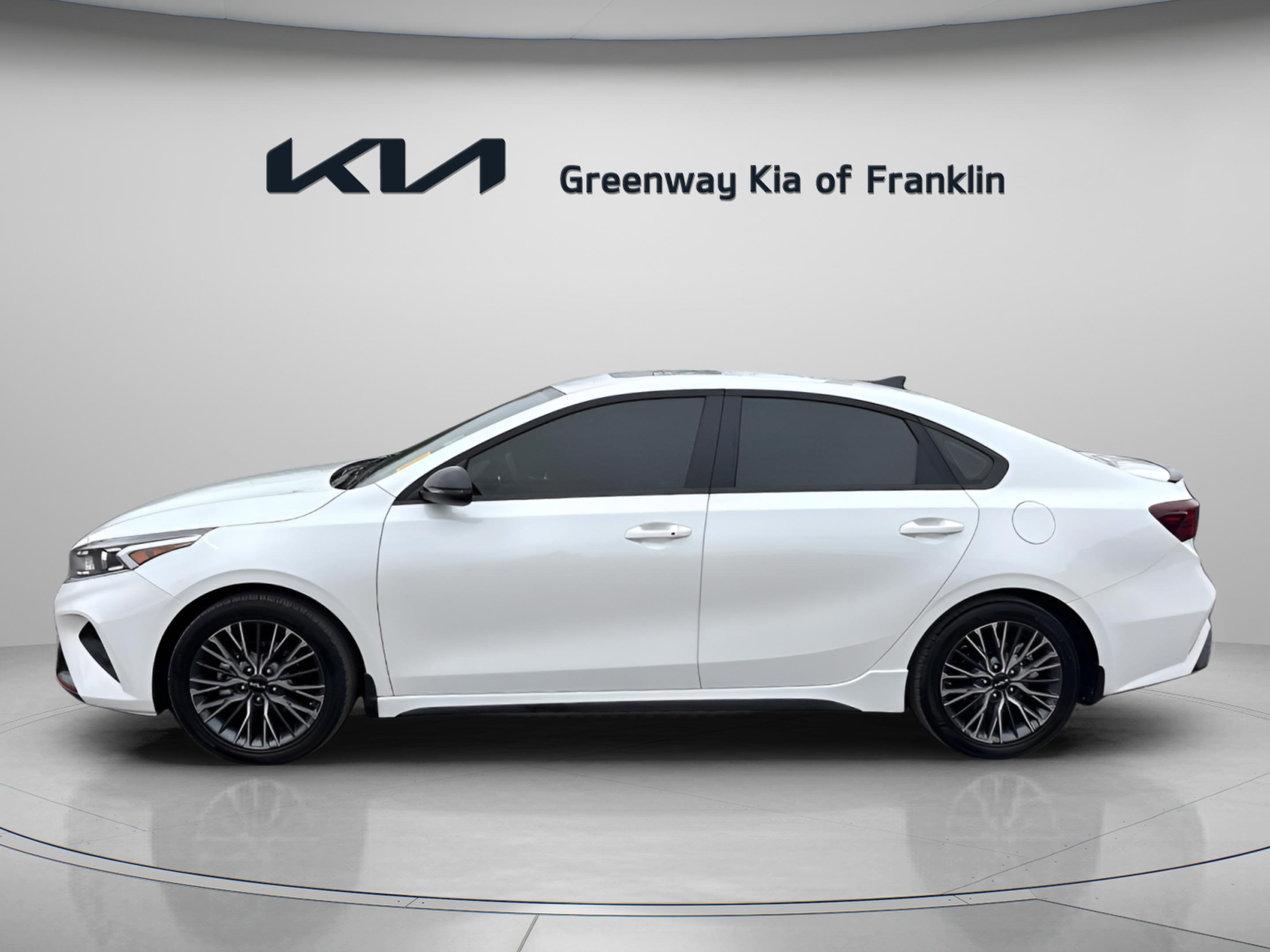Used 2023 Kia Forte GT-Line w/ GT-Line Premium Package image 4