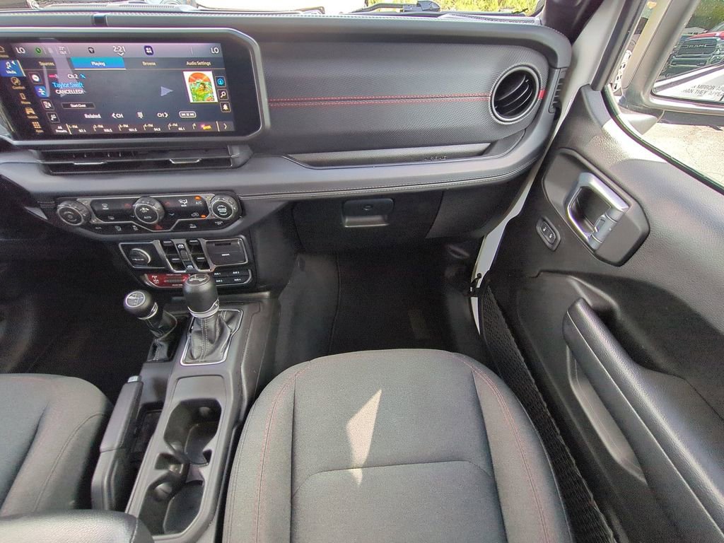 Used 2024 Jeep Wrangler Unlimited Rubicon AWD/4WD image 22