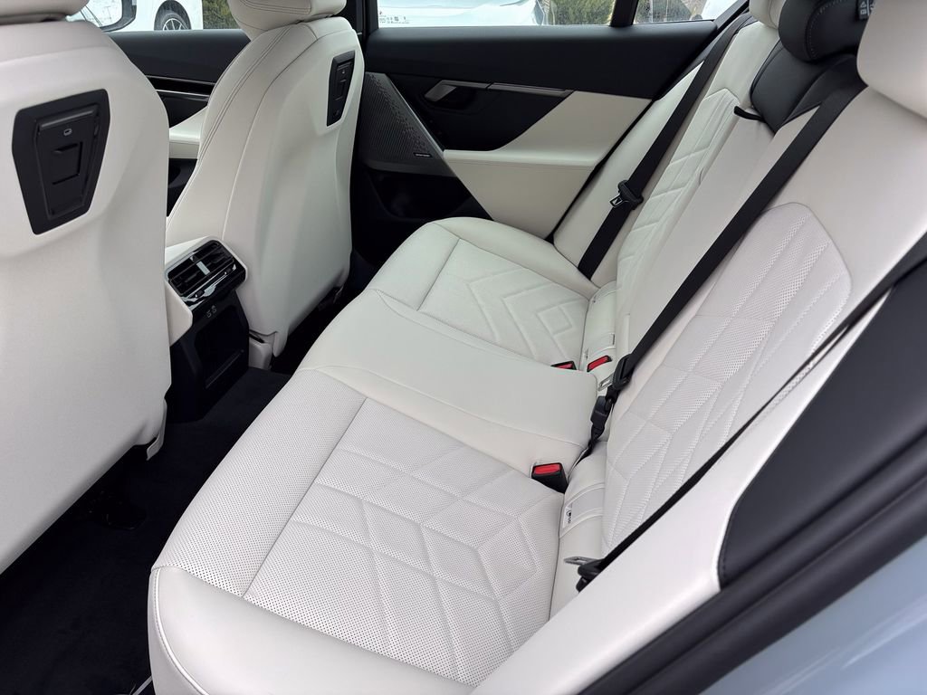 New 2026 BMW 530i xDrive w/ M Sport Package image 30