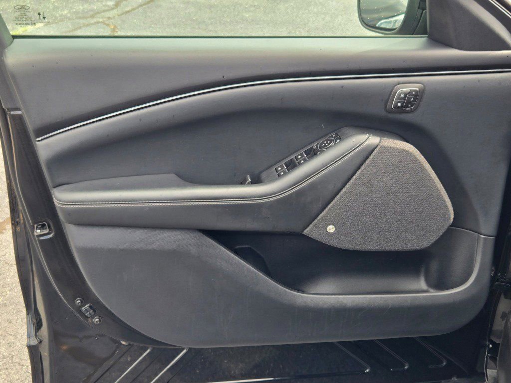 Used 2022 Ford Mustang Mach-E Premium image 19