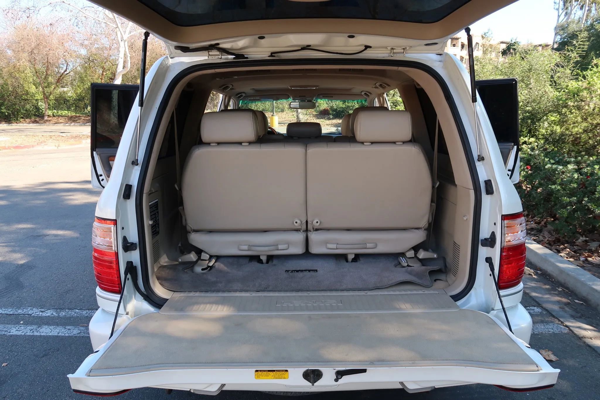 Used 2005 Lexus LX 470 4WD image 18