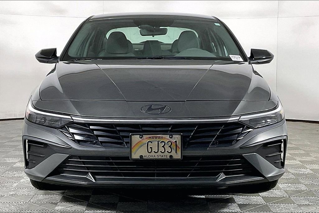 Used 2025 Hyundai Elantra Sport image 2