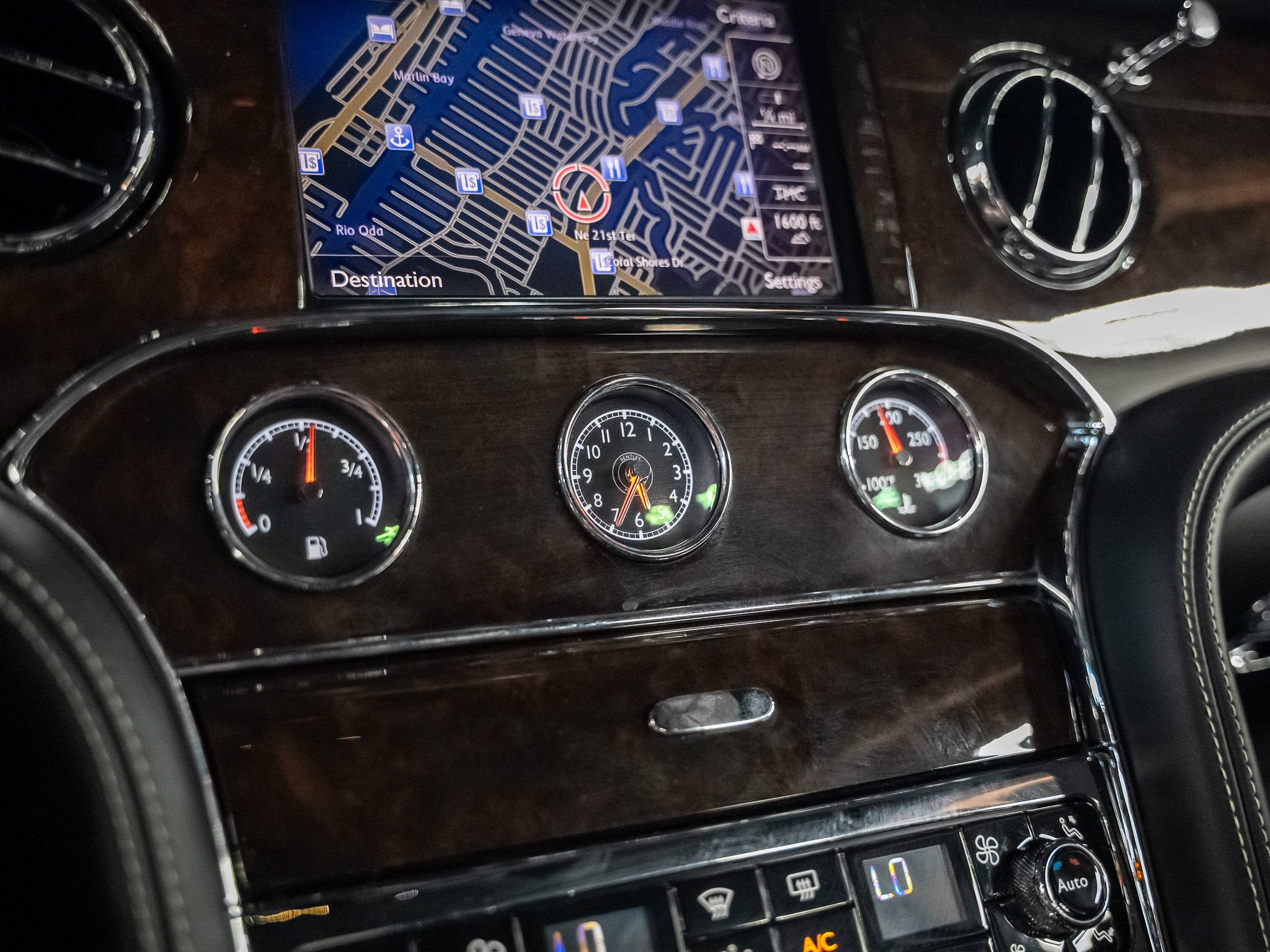 Used 2012 Bentley Mulsanne image 48