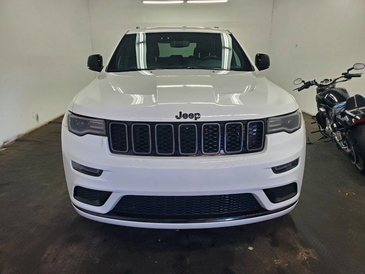 Used 2021 Jeep Grand Cherokee Limited X image 2