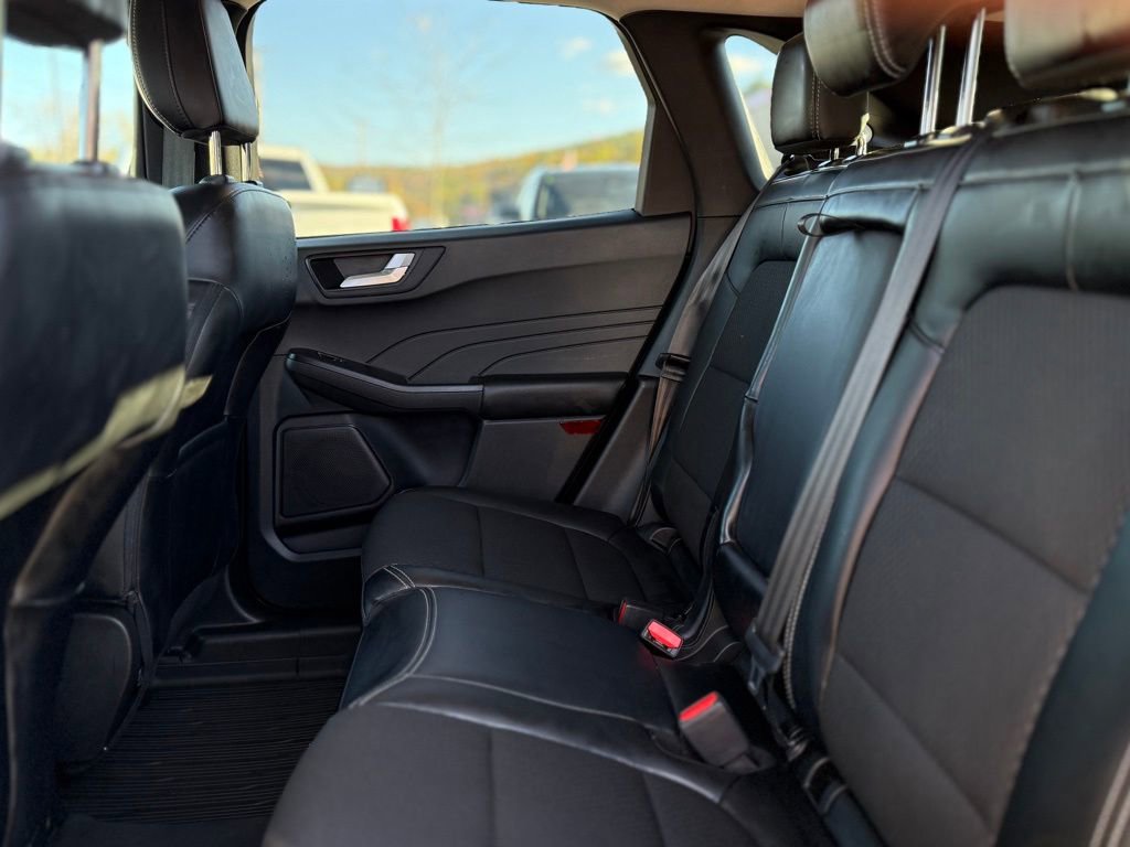 Used 2023 Ford Escape SE image 6