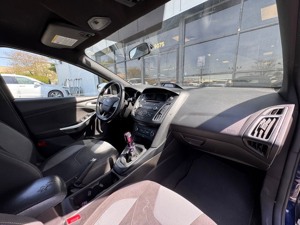 Used 2017 Ford Focus ST image 31