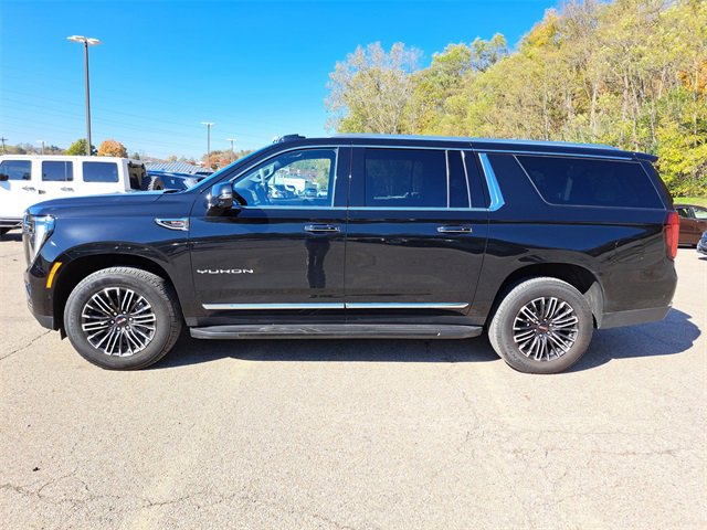Used 2025 GMC Yukon XL Elevation image 2