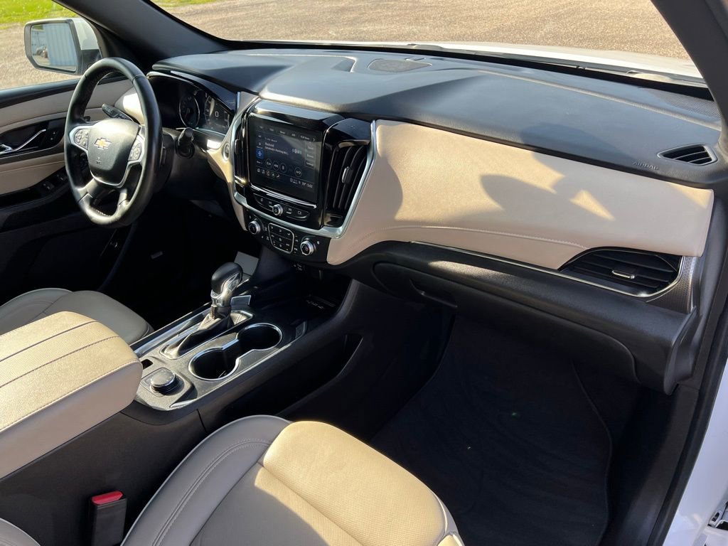 Used 2023 Chevrolet Traverse Premier AWD/4WD image 9