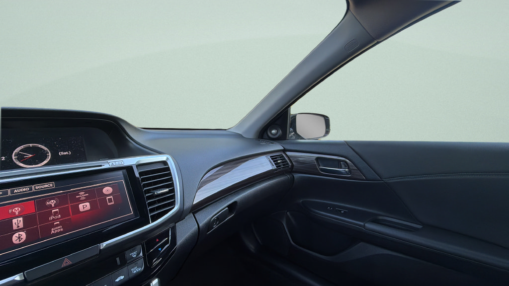 Used 2016 Honda Accord Touring image 18