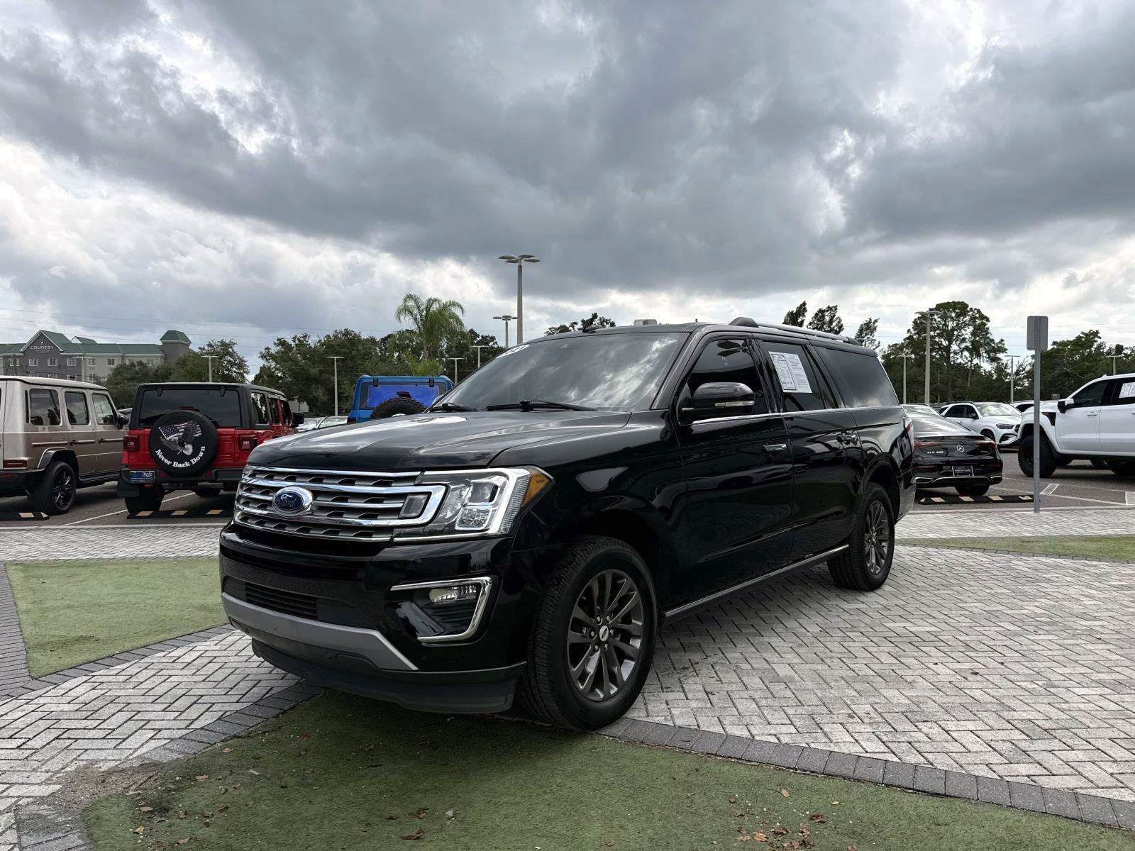 Used 2021 Ford Expedition Max Limited RWD image 2