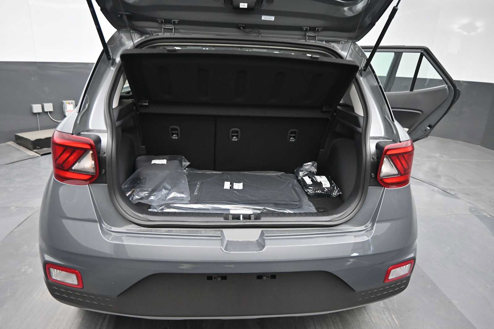 New 2026 Hyundai Venue SEL FWD image 14