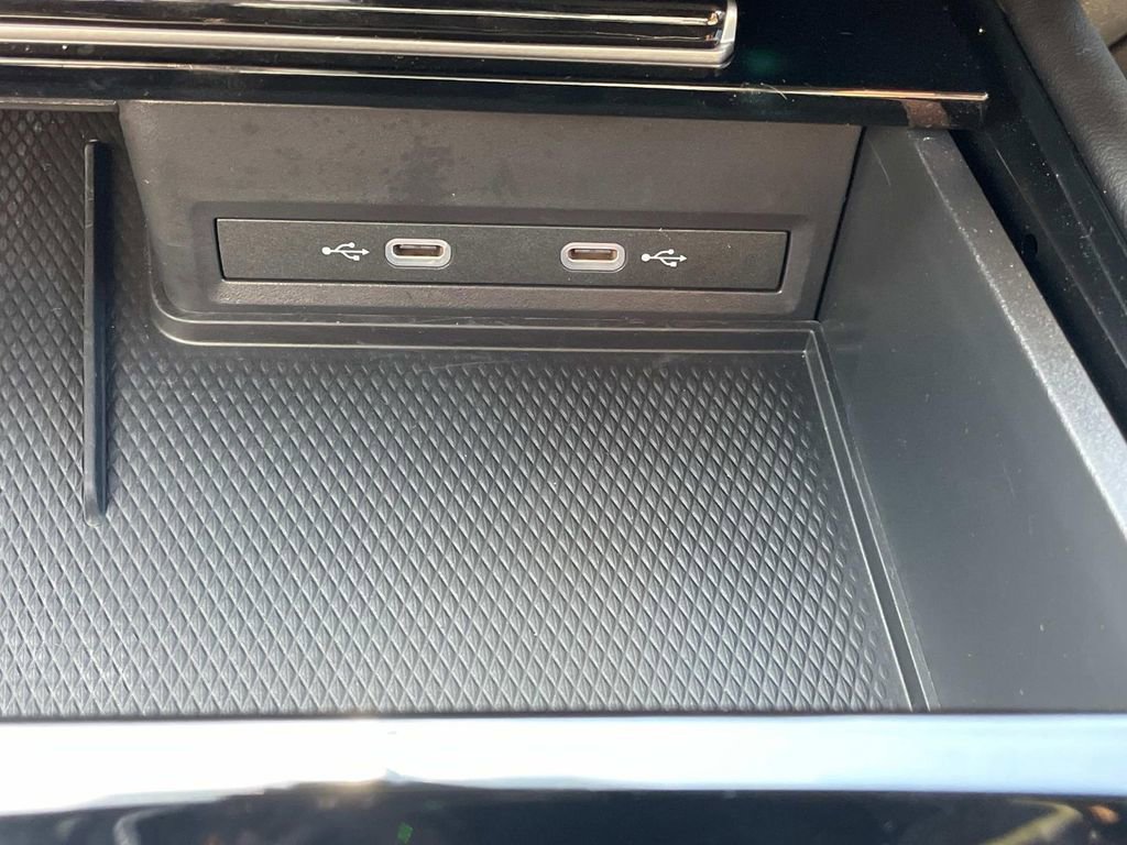 Used 2025 Volkswagen Atlas Cross Sport SE image 27