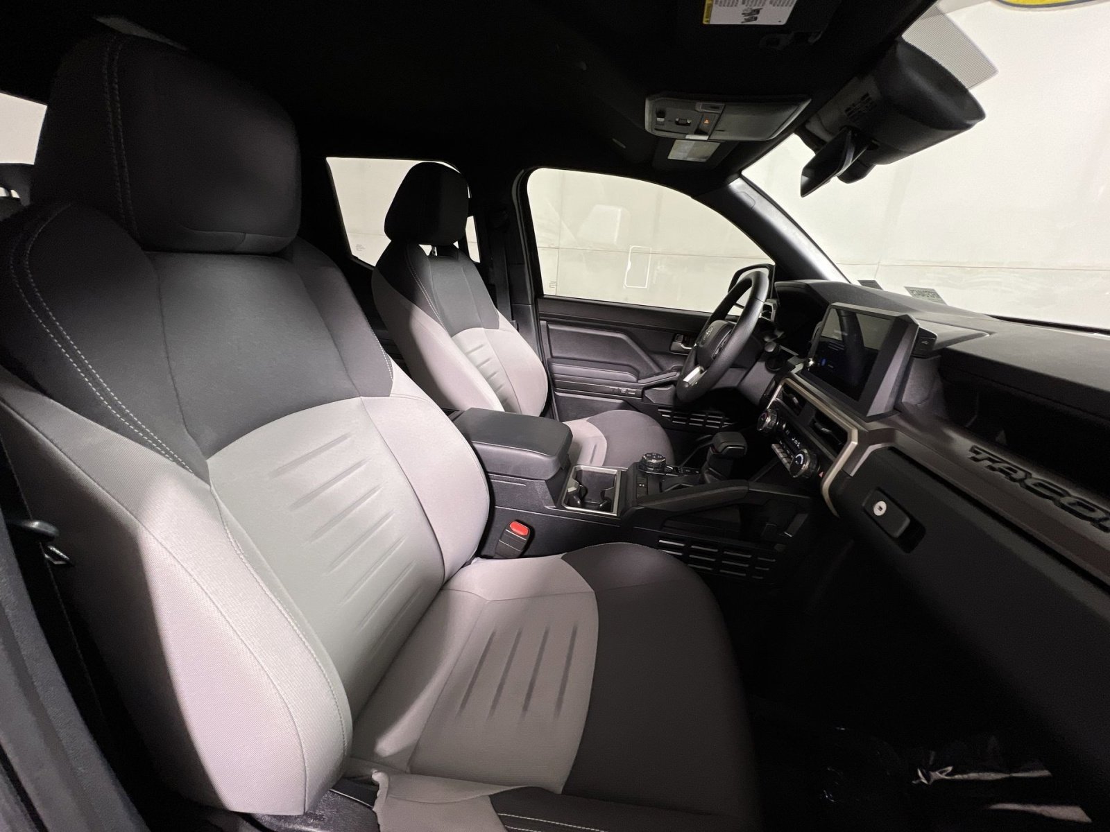 Used 2024 Toyota Tacoma TRD Off-Road image 24