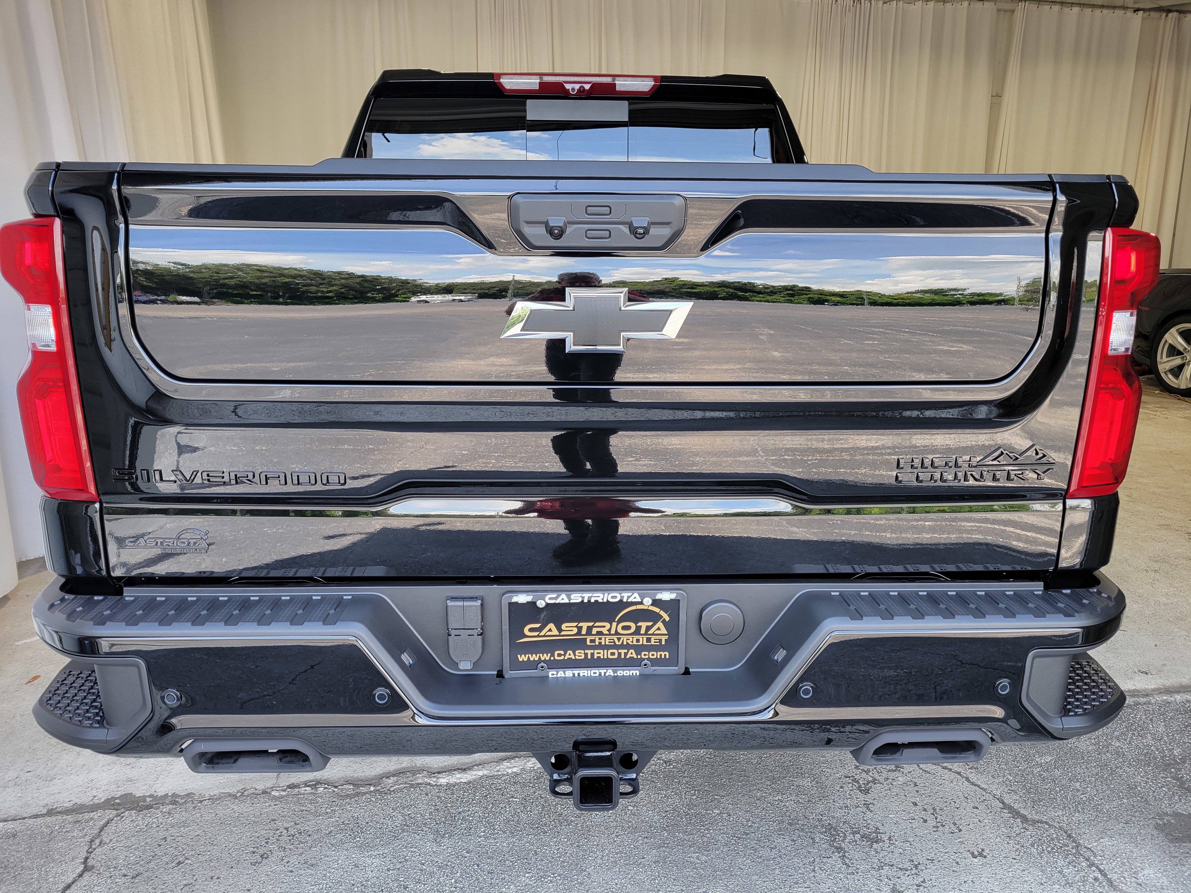 New 2026 Chevrolet Silverado 1500 High Country w/ Midnight Edition image 7