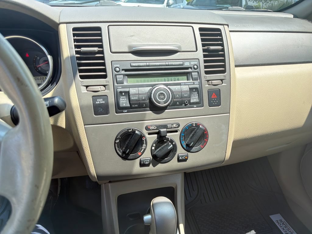 Used 2007 Nissan Versa Hatchback w/ Convenience Pkg FWD image 19