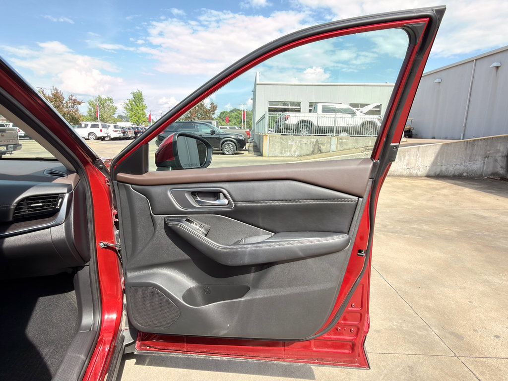 Used 2021 Nissan Rogue SL w/ Premium Package FWD image 16