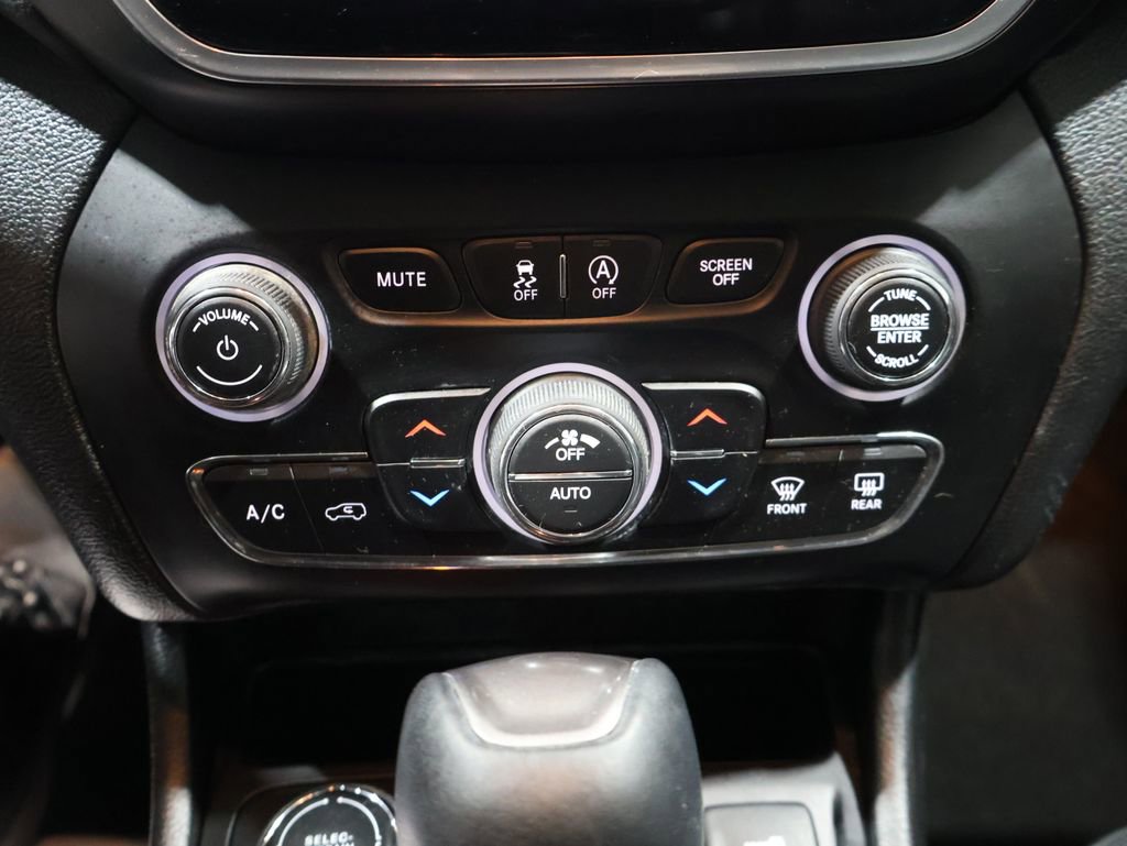 Certified 2022 Jeep Cherokee Limited image 37