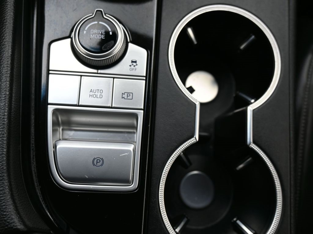 Used 2022 Genesis G70 2.0T image 23