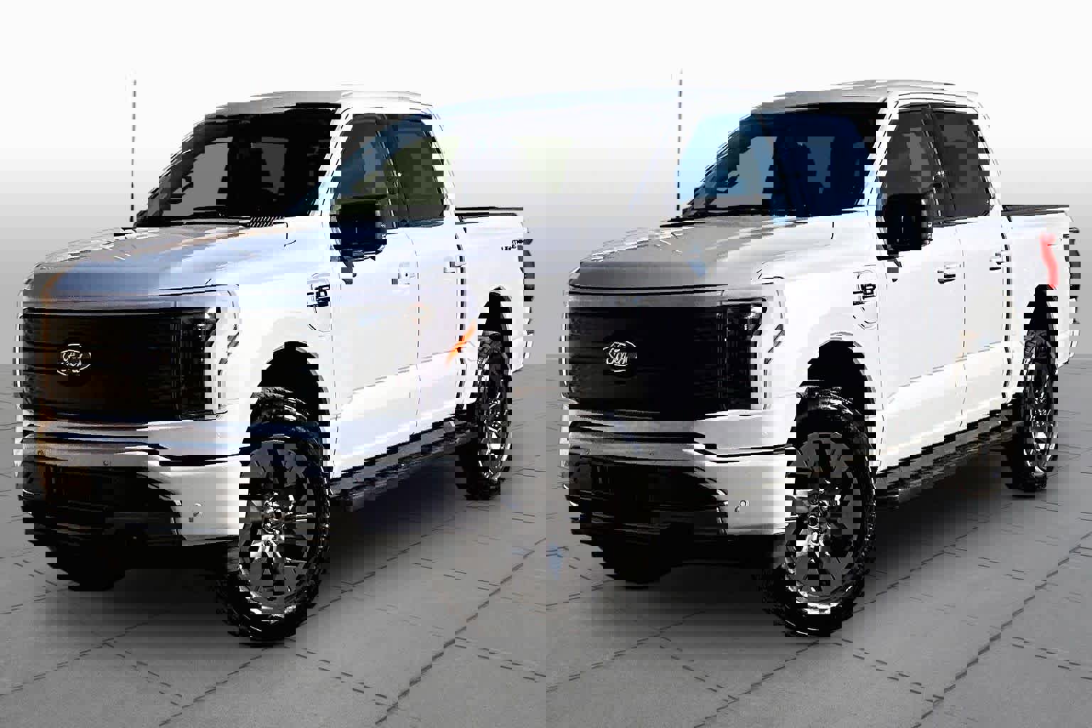 Used 2025 Ford F150 Lightning Flash image 2