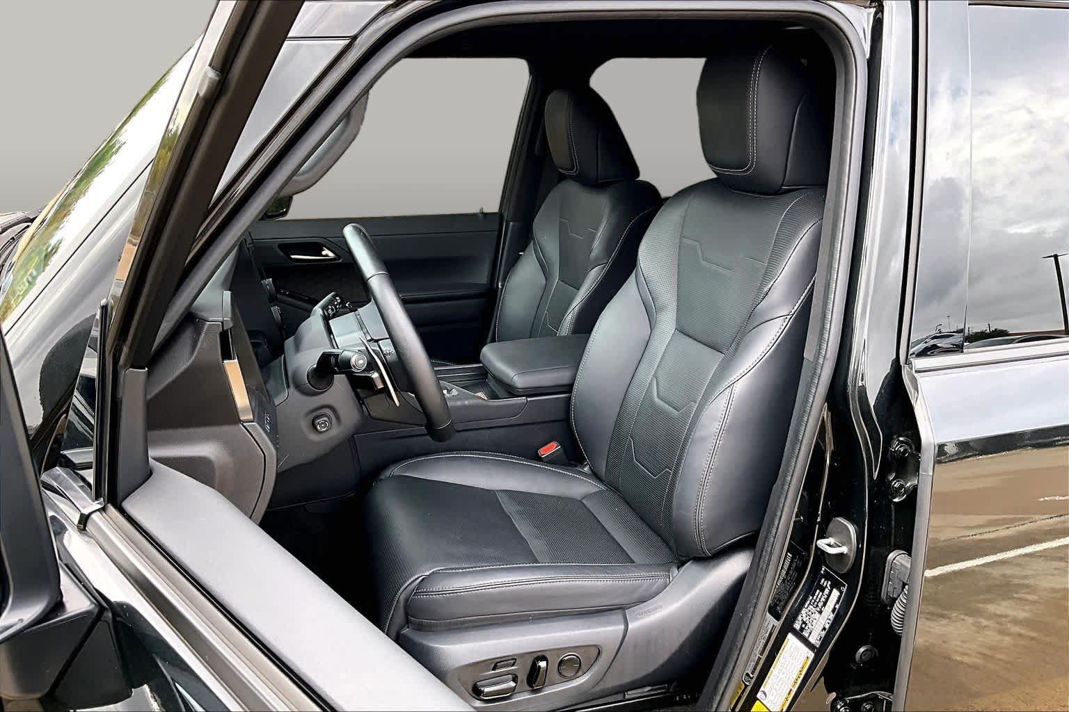 Certified 2025 Lexus GX 550 w/ Accessory Package (2T) AWD/4WD image 8