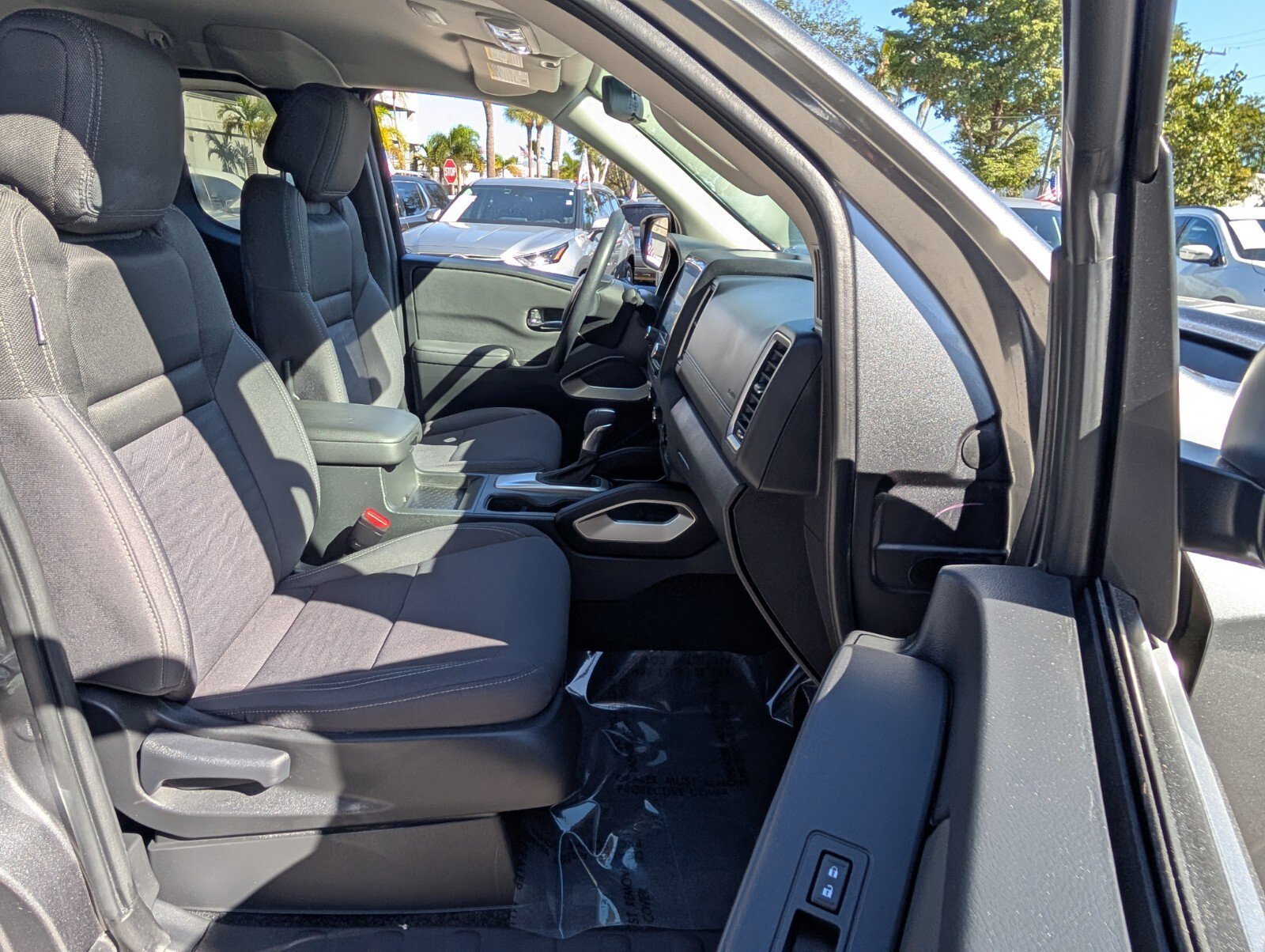 Certified 2024 Nissan Frontier SV w/ Technology Package image 17