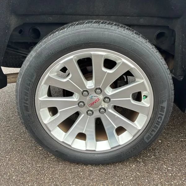 Used 2016 GMC Sierra 1500 SLT w/ Enhanced Driver Alert Package AWD/4WD image 19