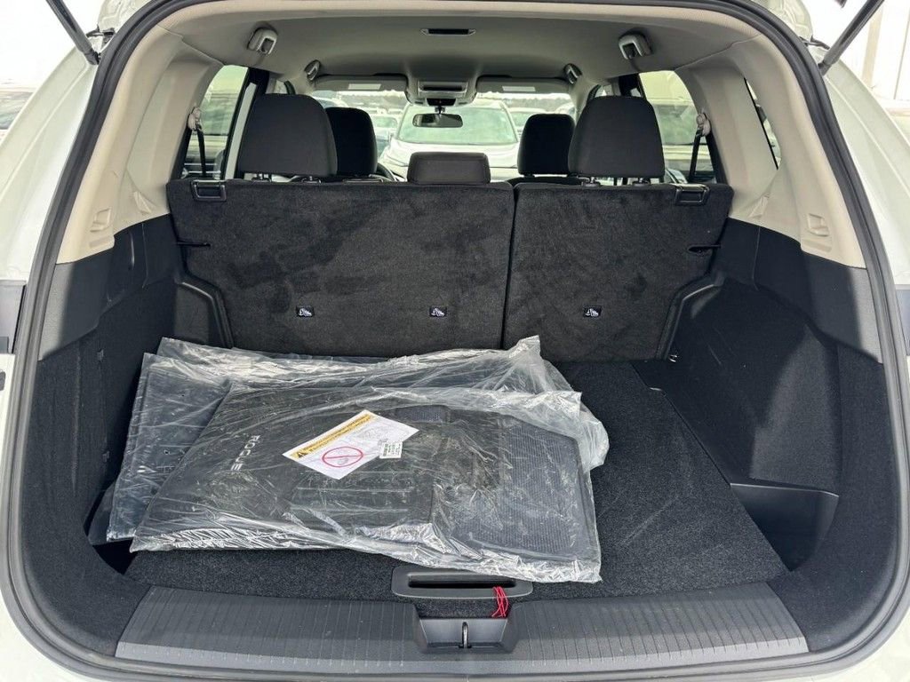 Used 2025 Nissan Rogue S image 6