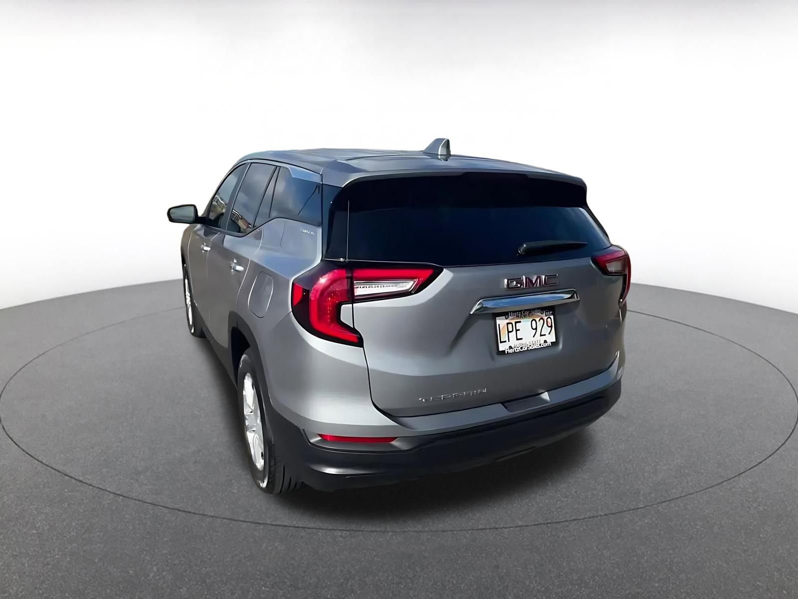 Used 2024 GMC Terrain SLE image 11