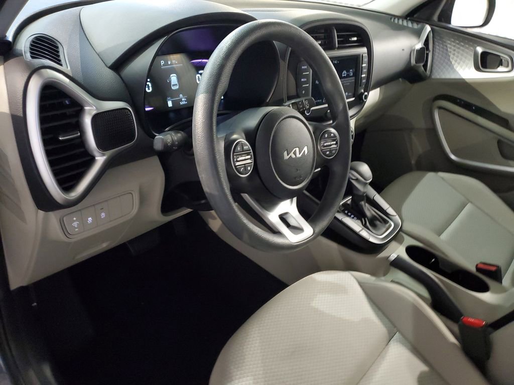 Certified 2025 Kia Soul LX FWD image 17