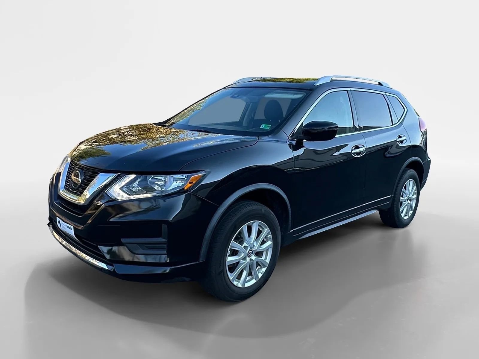 Used 2020 Nissan Rogue SV image 1