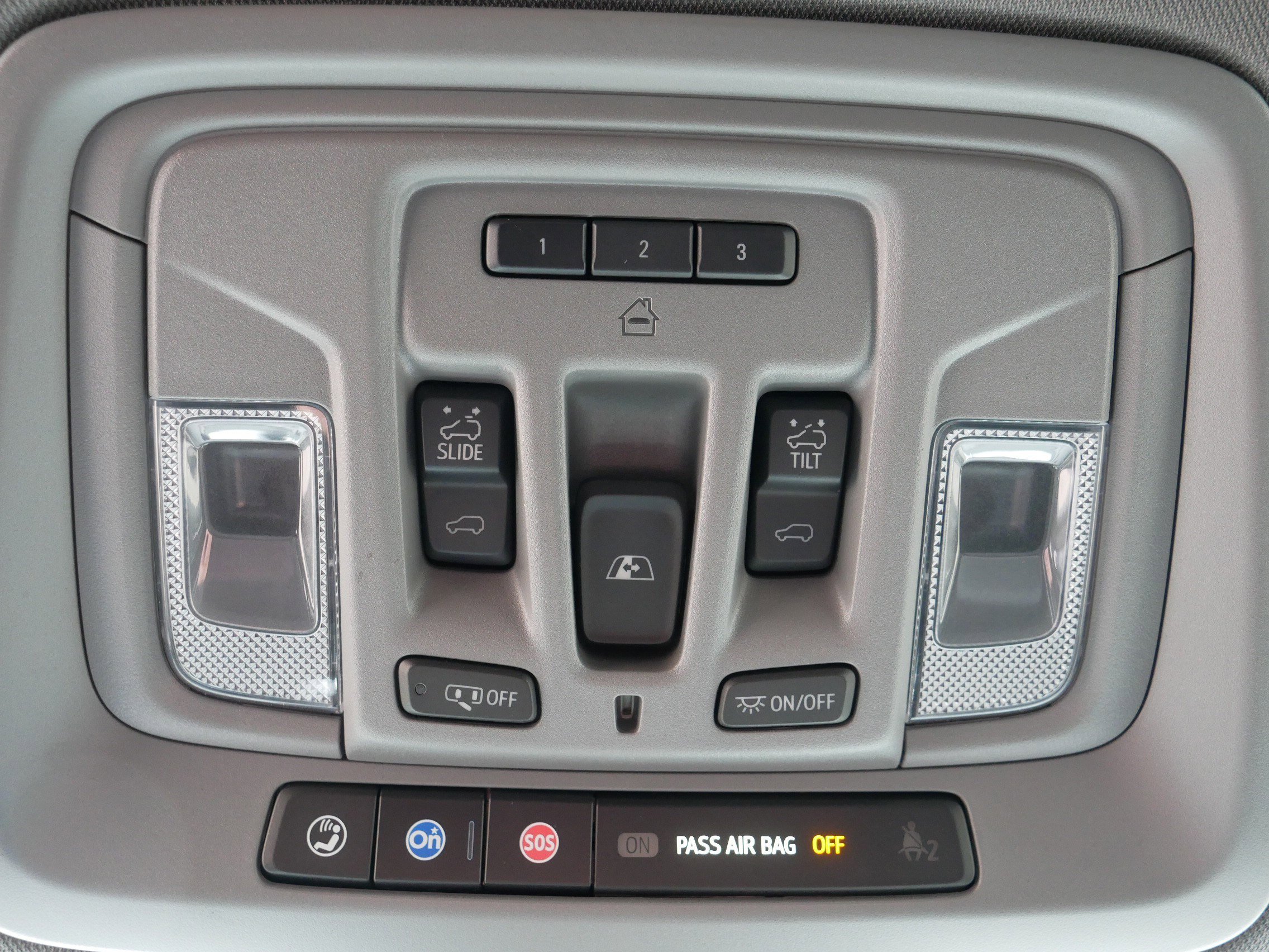 Used 2025 GMC Sierra 3500 Denali w/ Denali Reserve Package image 34