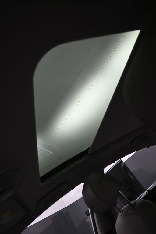 Used 2016 Hyundai Sonata Limited w/ Option Group 04 image 18