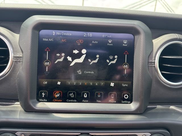 Used 2022 Jeep Wrangler Unlimited Sahara w/ Cold Weather Group image 19