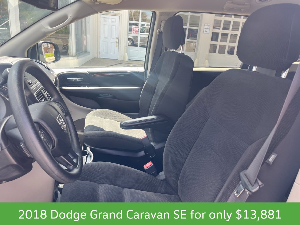 Used 2018 Dodge Grand Caravan SE w/ UConnect Hands-Free Group FWD image 13