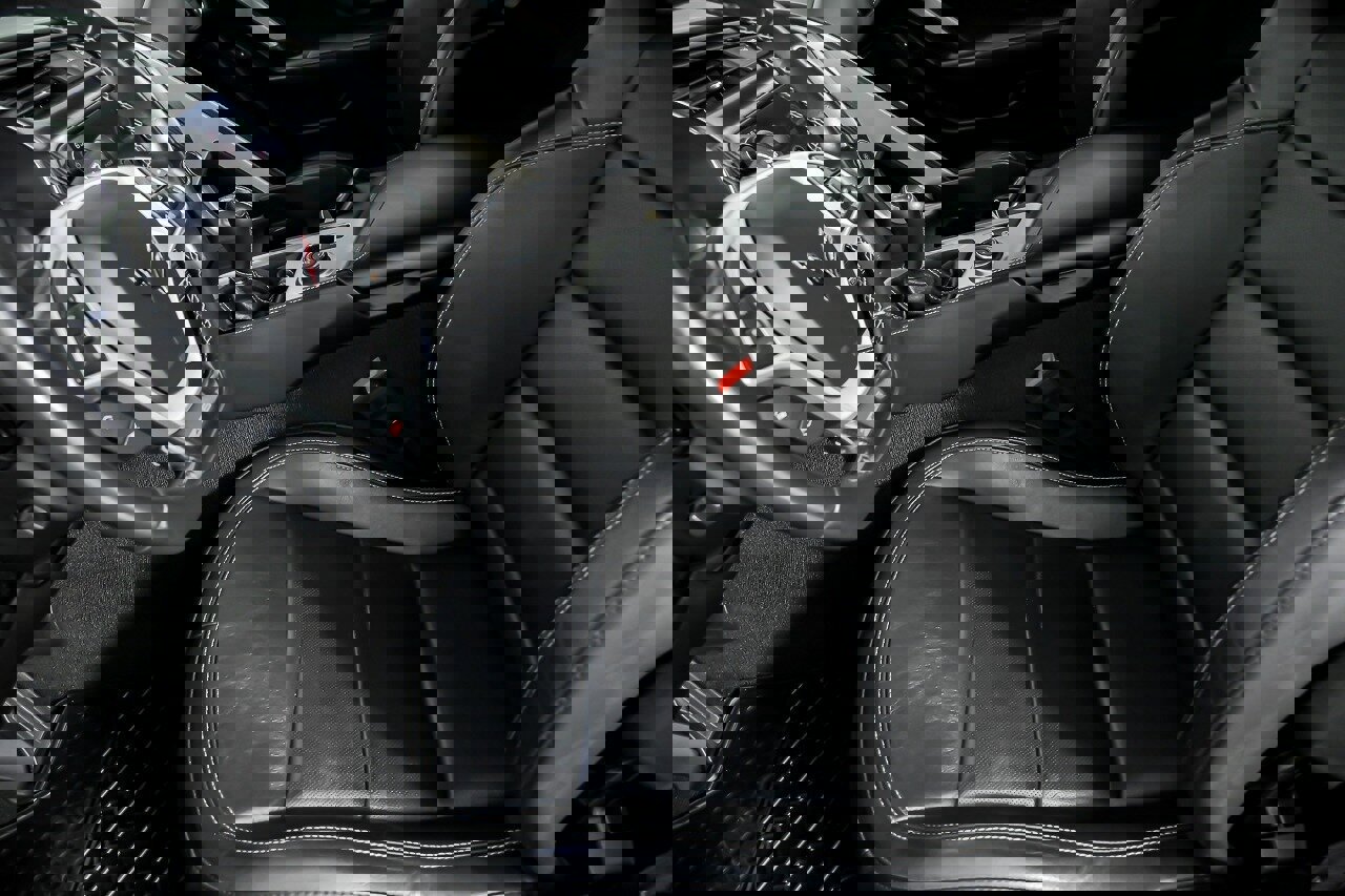 Used 2015 Chevrolet Corvette Z06 w/ 3LZ Preferred Equipment Group image 22