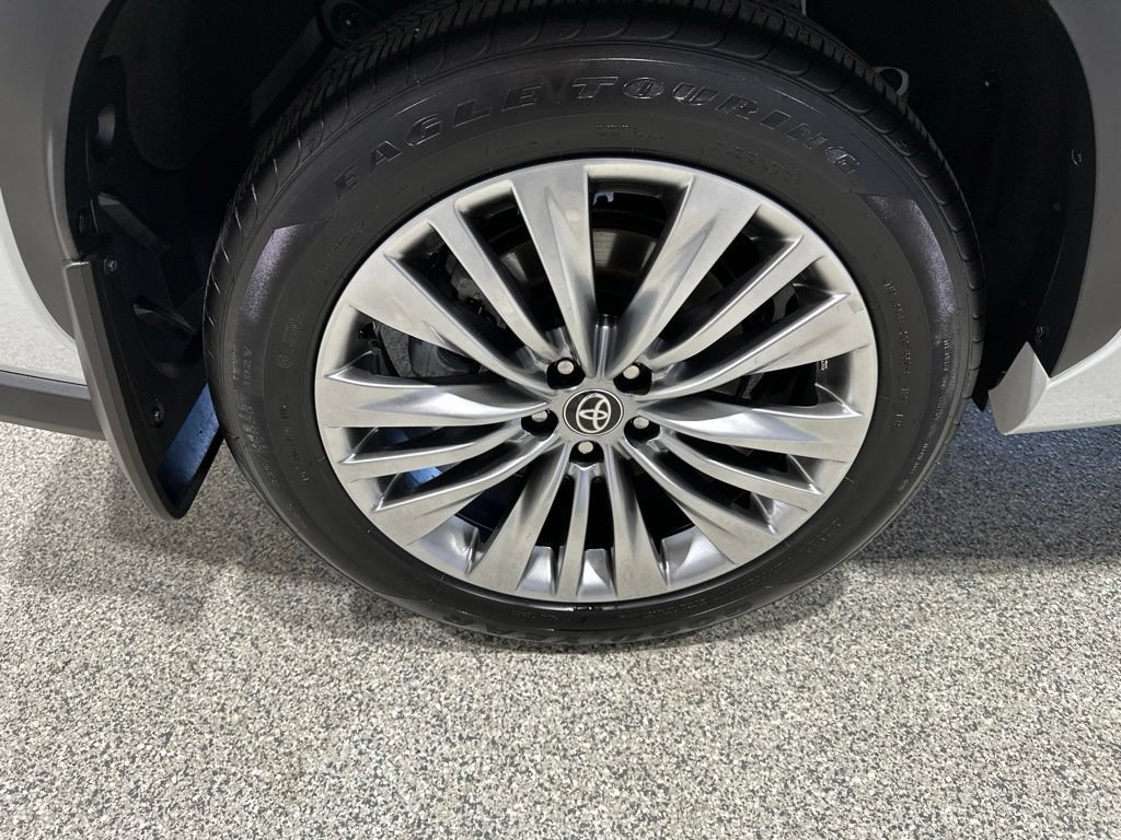 Certified 2026 Toyota Highlander Platinum AWD/4WD image 21