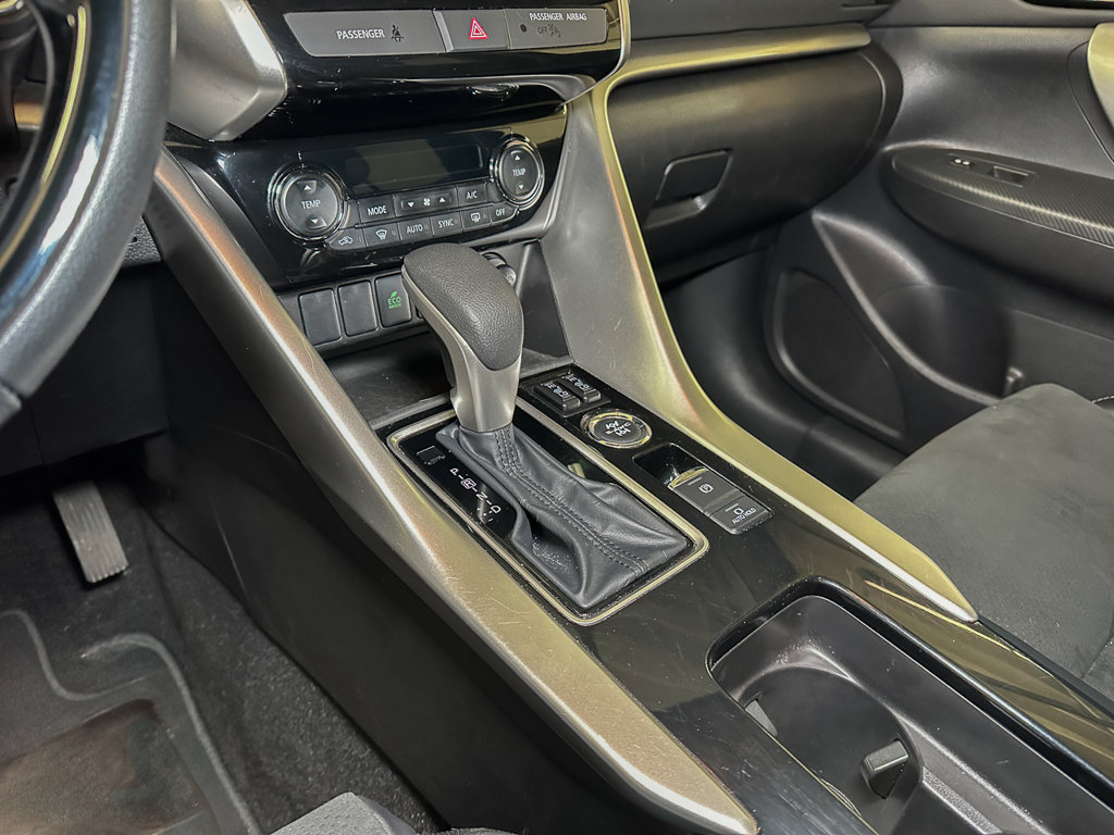 Used 2025 Mitsubishi Eclipse Cross AWD image 33