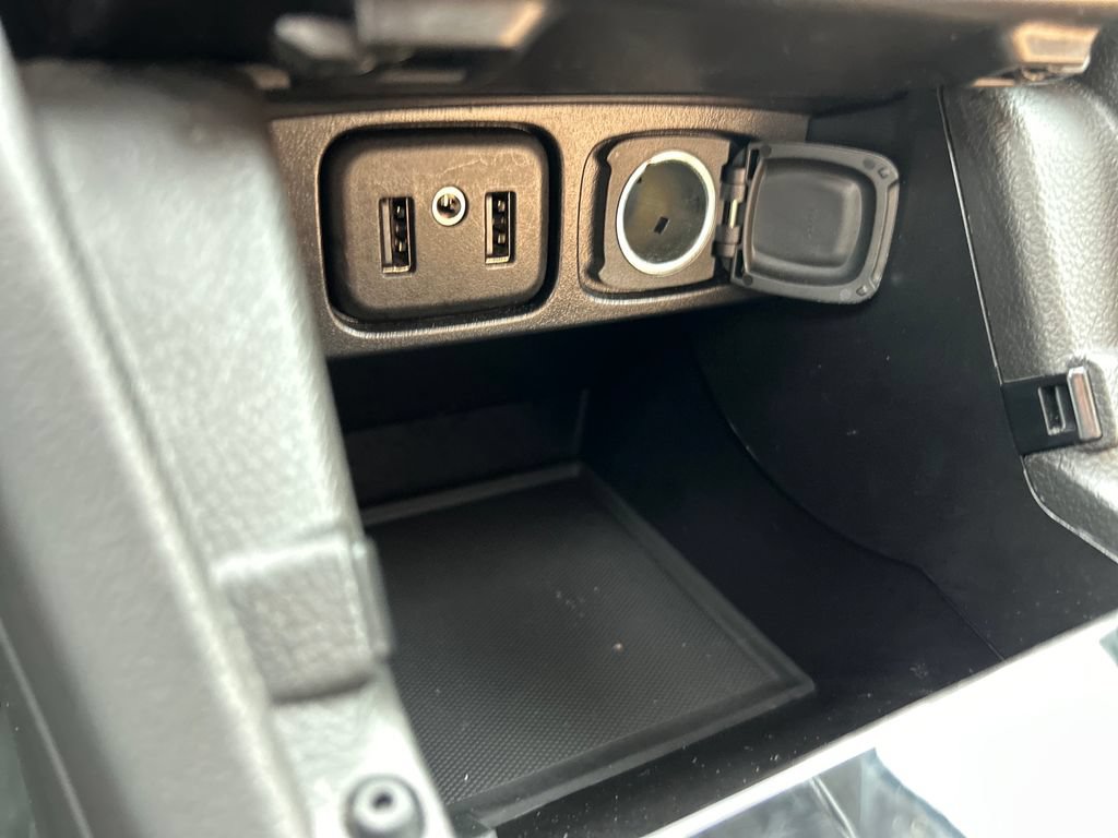 Used 2020 Buick Encore Essence w/ Experience Buick Package AWD/4WD image 29