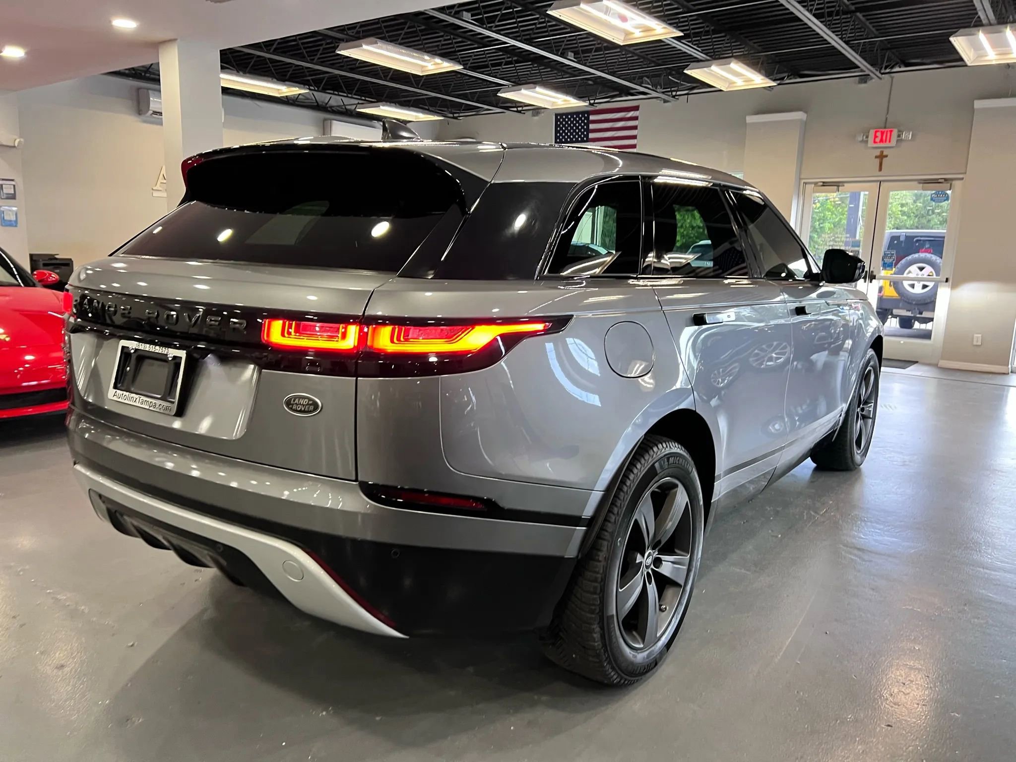 Used 2020 Land Rover Range Rover Velar R-Dynamic S image 7