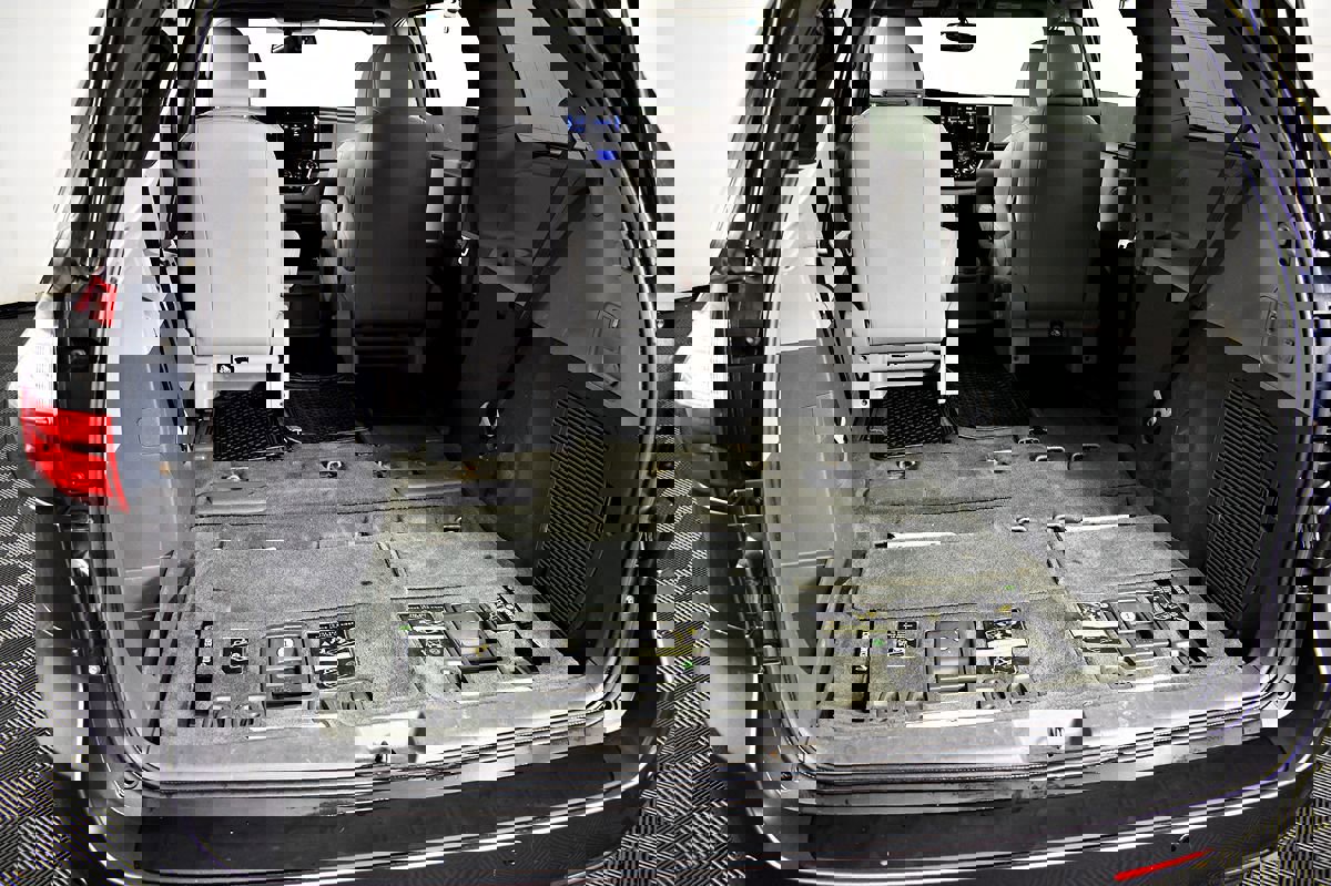 Used 2015 Toyota Sienna XLE image 39