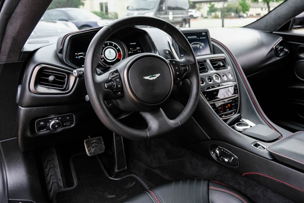 Used 2020 Aston Martin DB11 Coupe RWD image 11