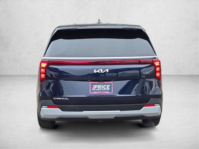 Used 2026 Kia Carnival LX FWD image 7