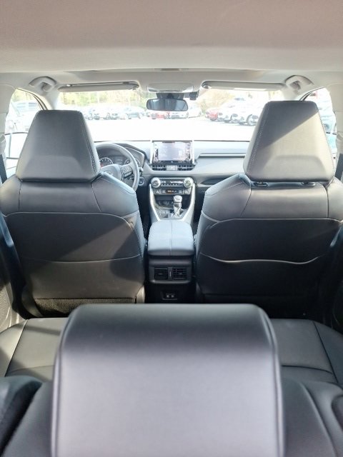 Used 2021 Toyota RAV4 XLE Premium image 8